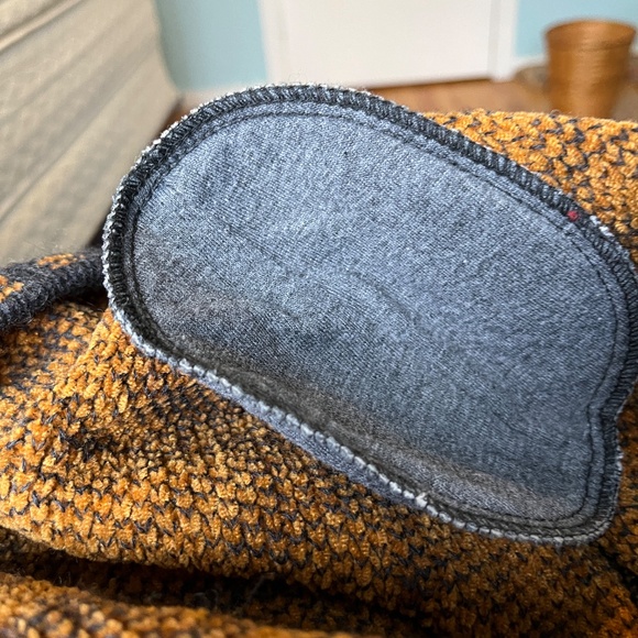 Large Vintage Alfred Sung Chenille \ Wool Cardigan Jacket. Gold and Black. - Picture 10 of 10